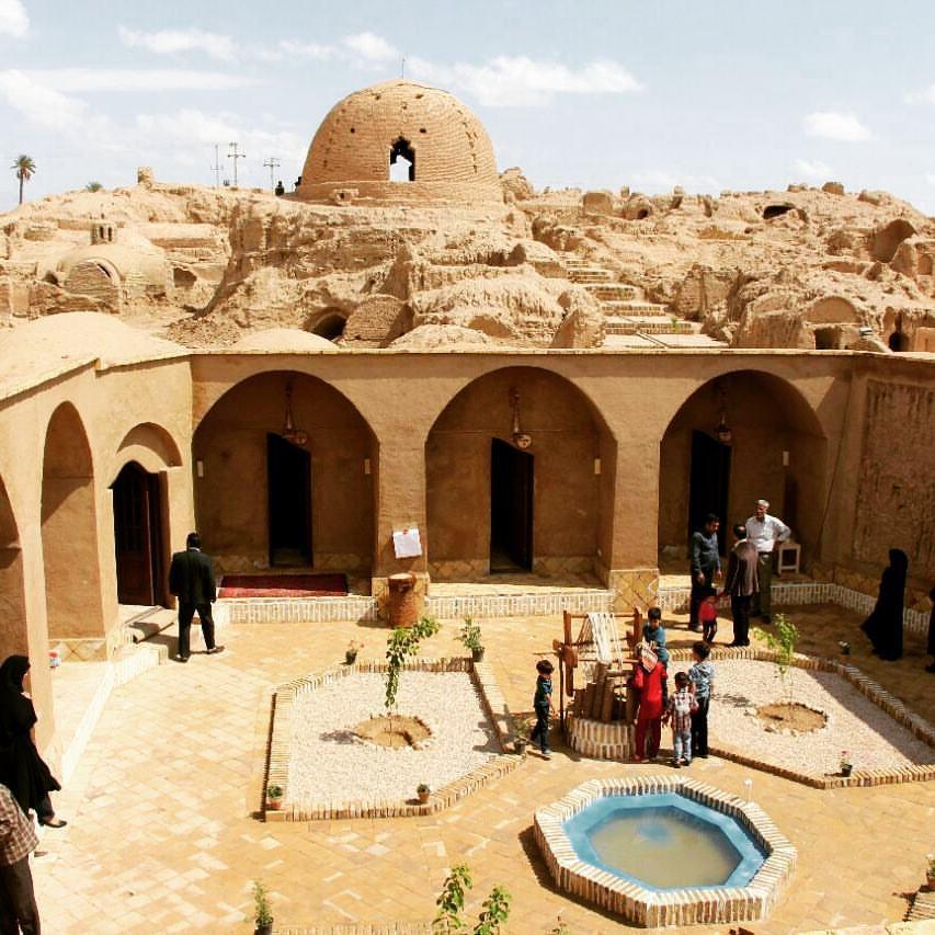 بومگردی طبس اتاق شماره4