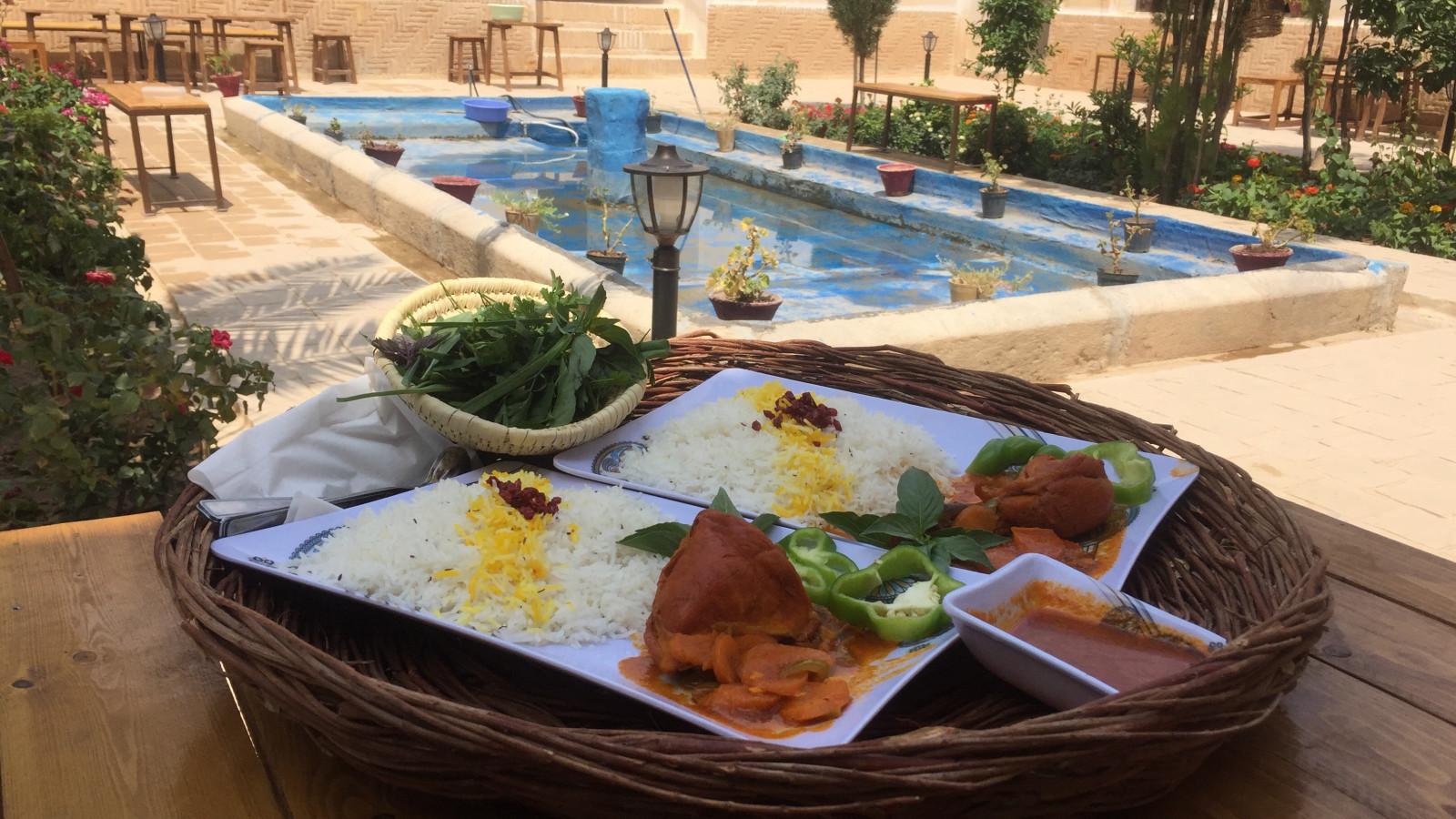 اجاره خانه بوم گردی در نی ریز