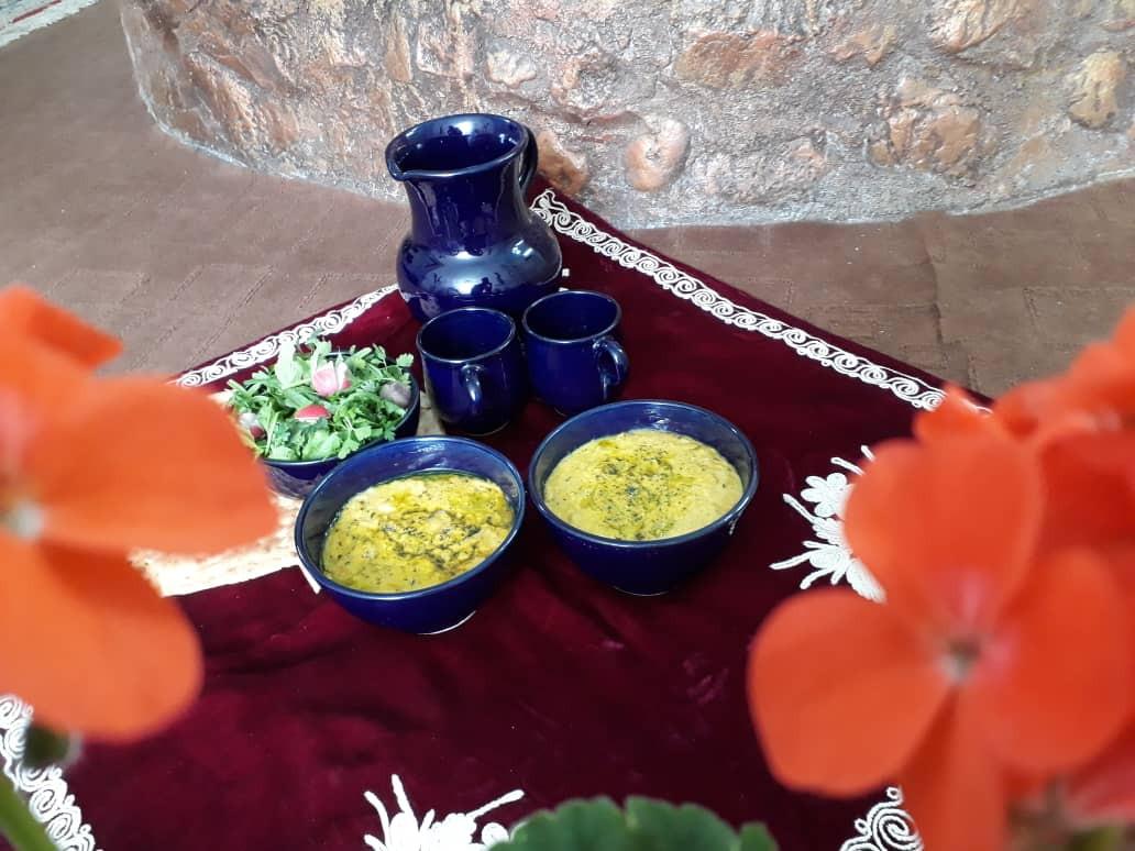 اتاق نرگس