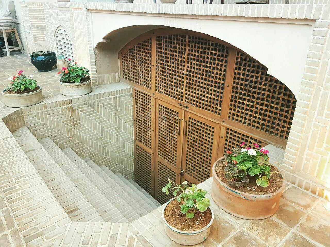 اتاق 104
