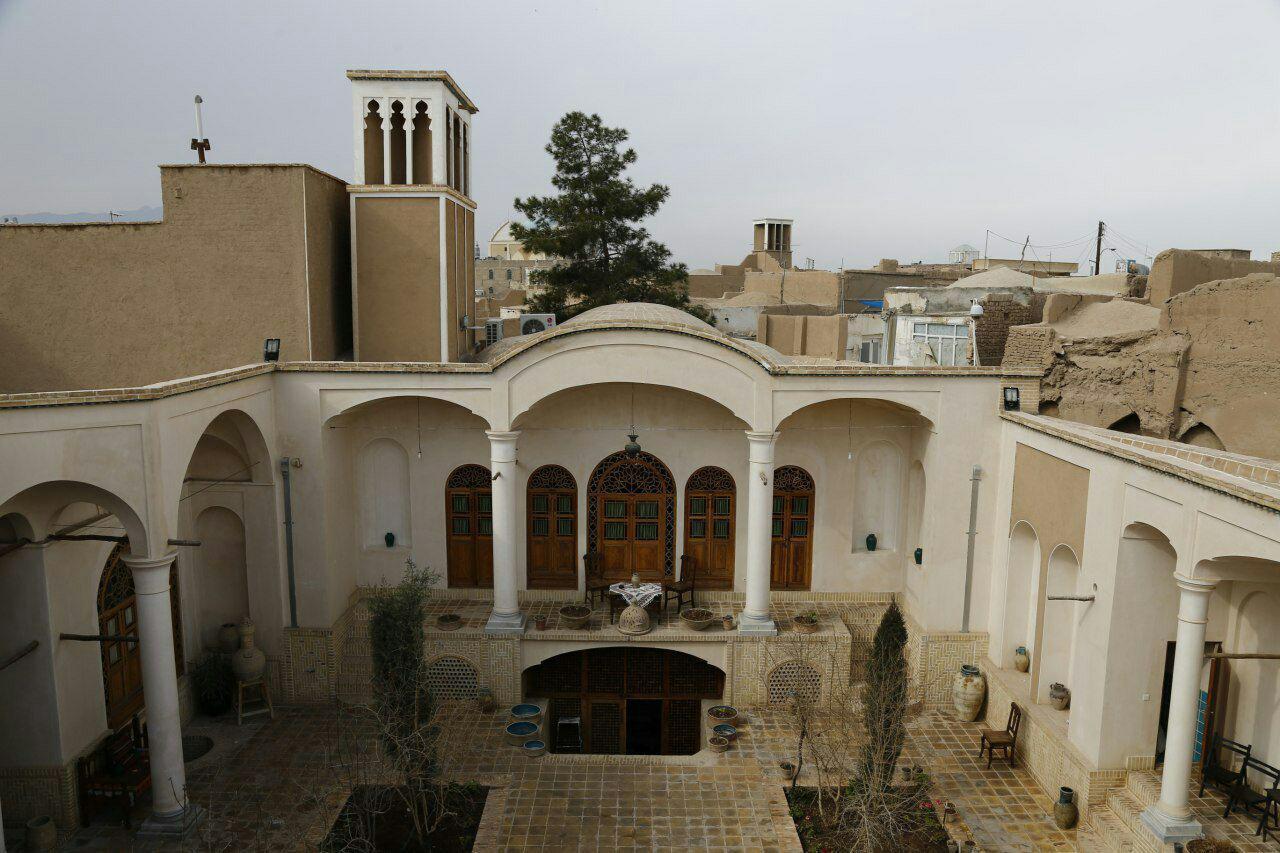 اتاق 103