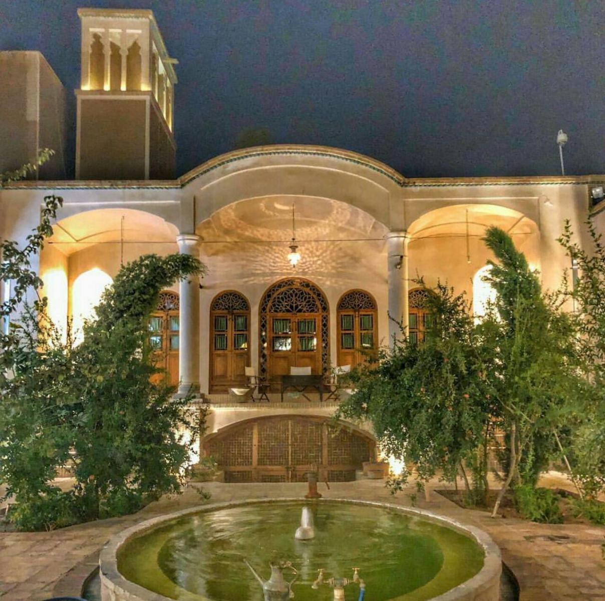 اتاق 102
