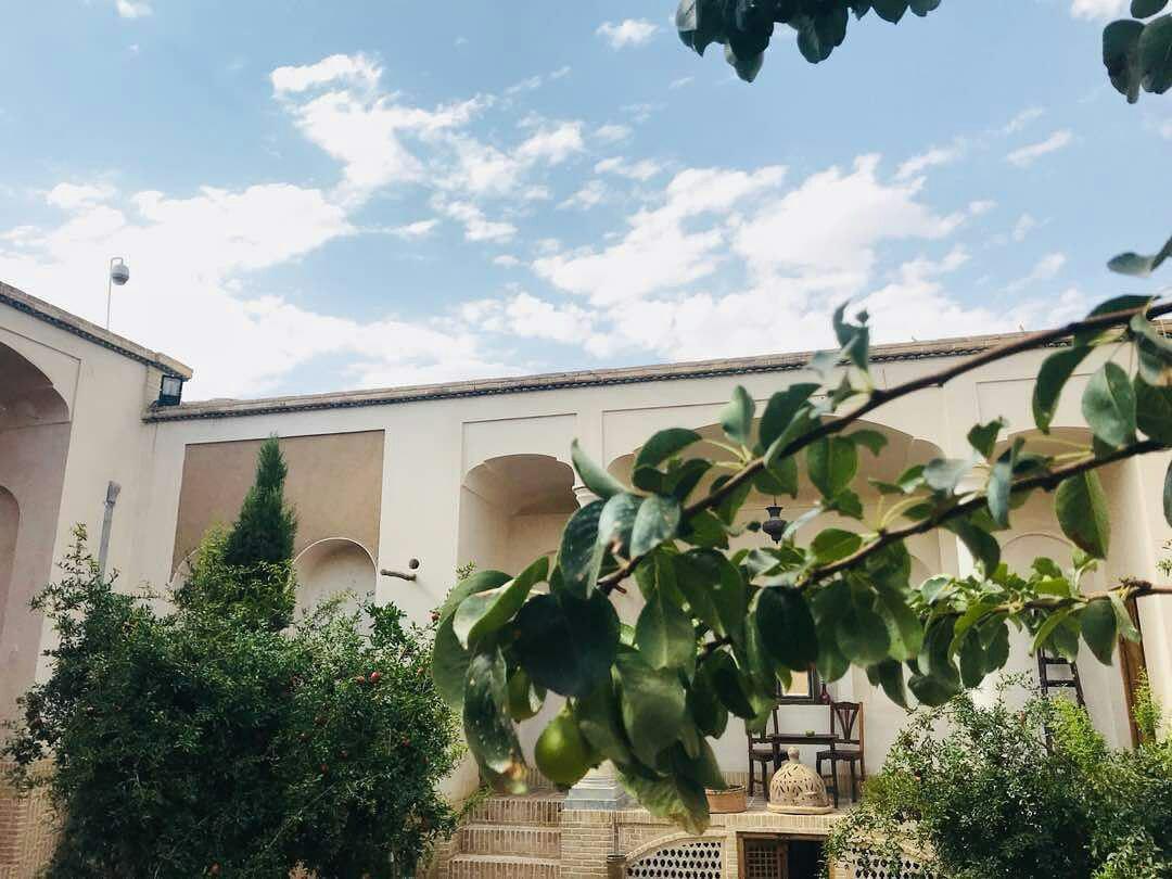 اتاق 102