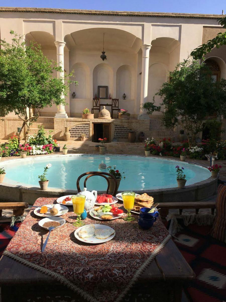 اتاق 102
