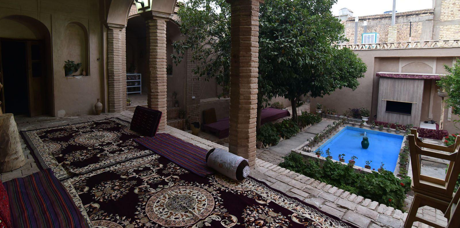 اتاق آبی بی