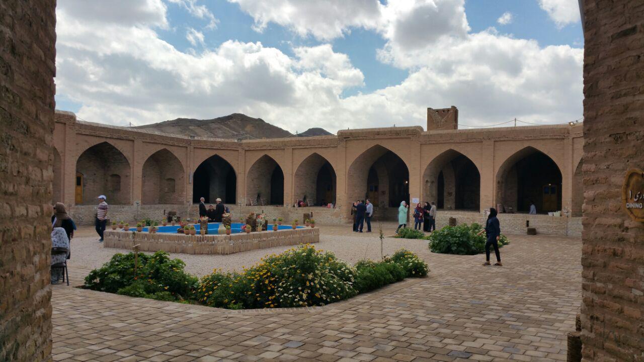 اقامتگاه بوم گردی در طبس مسینا