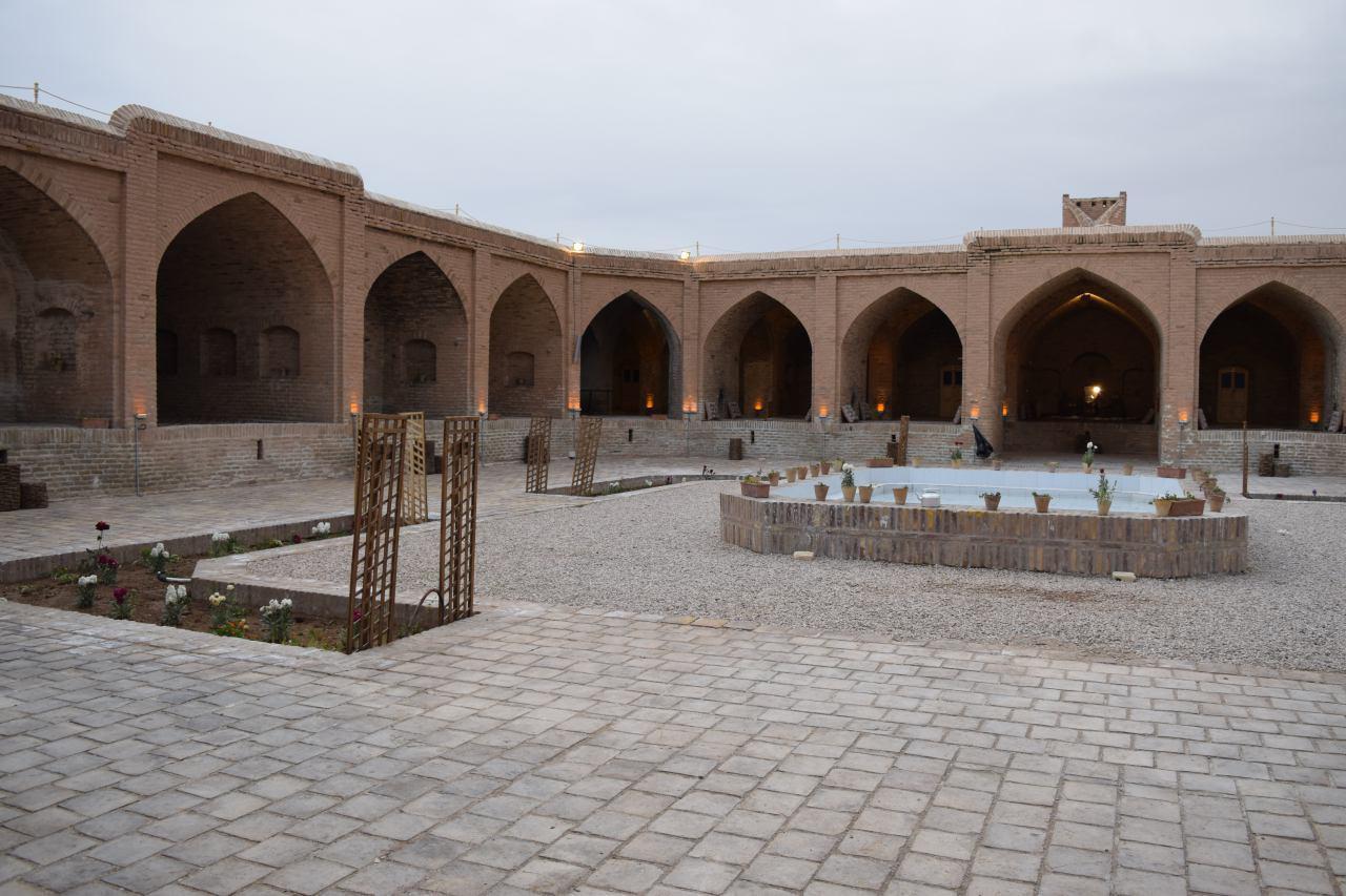اقامتگاه بوم گردی در طبس مسینا