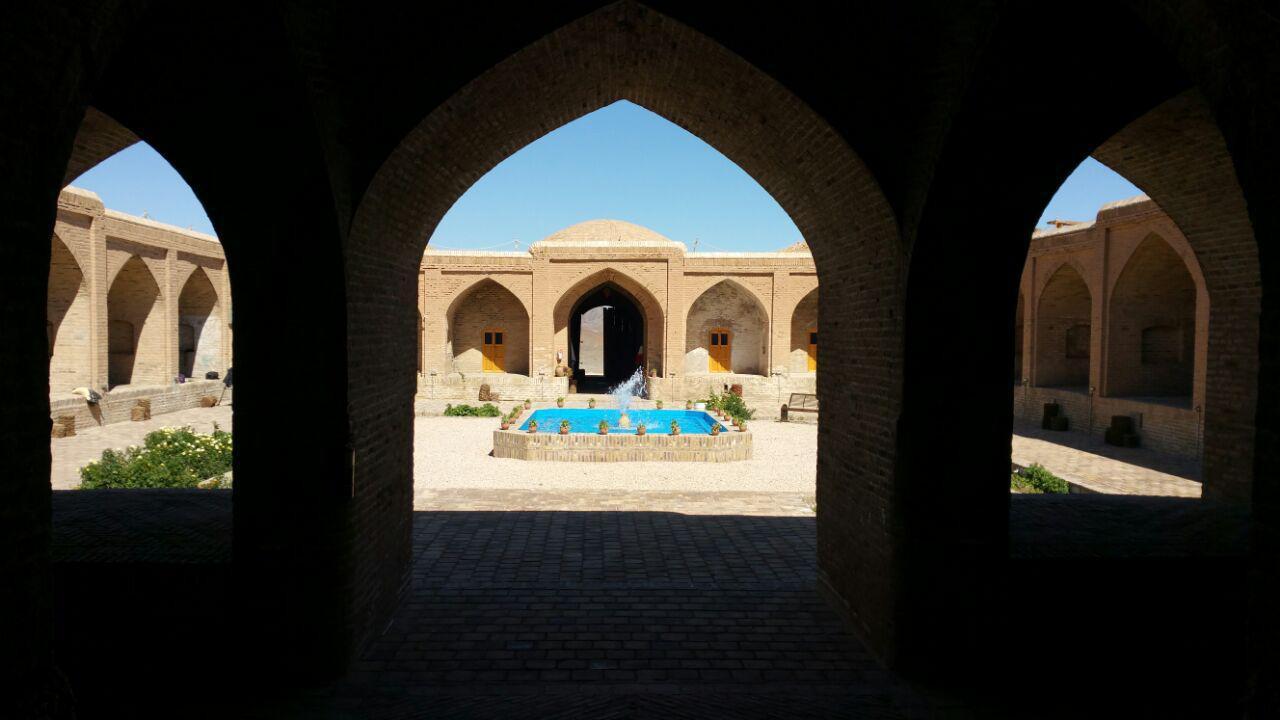 اقامتگاه بوم گردی در طبس مسینا