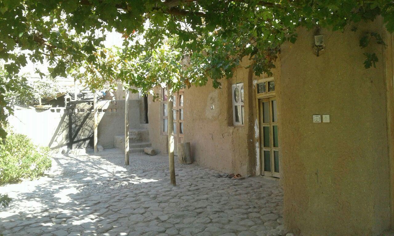 بوم گردی نیریز