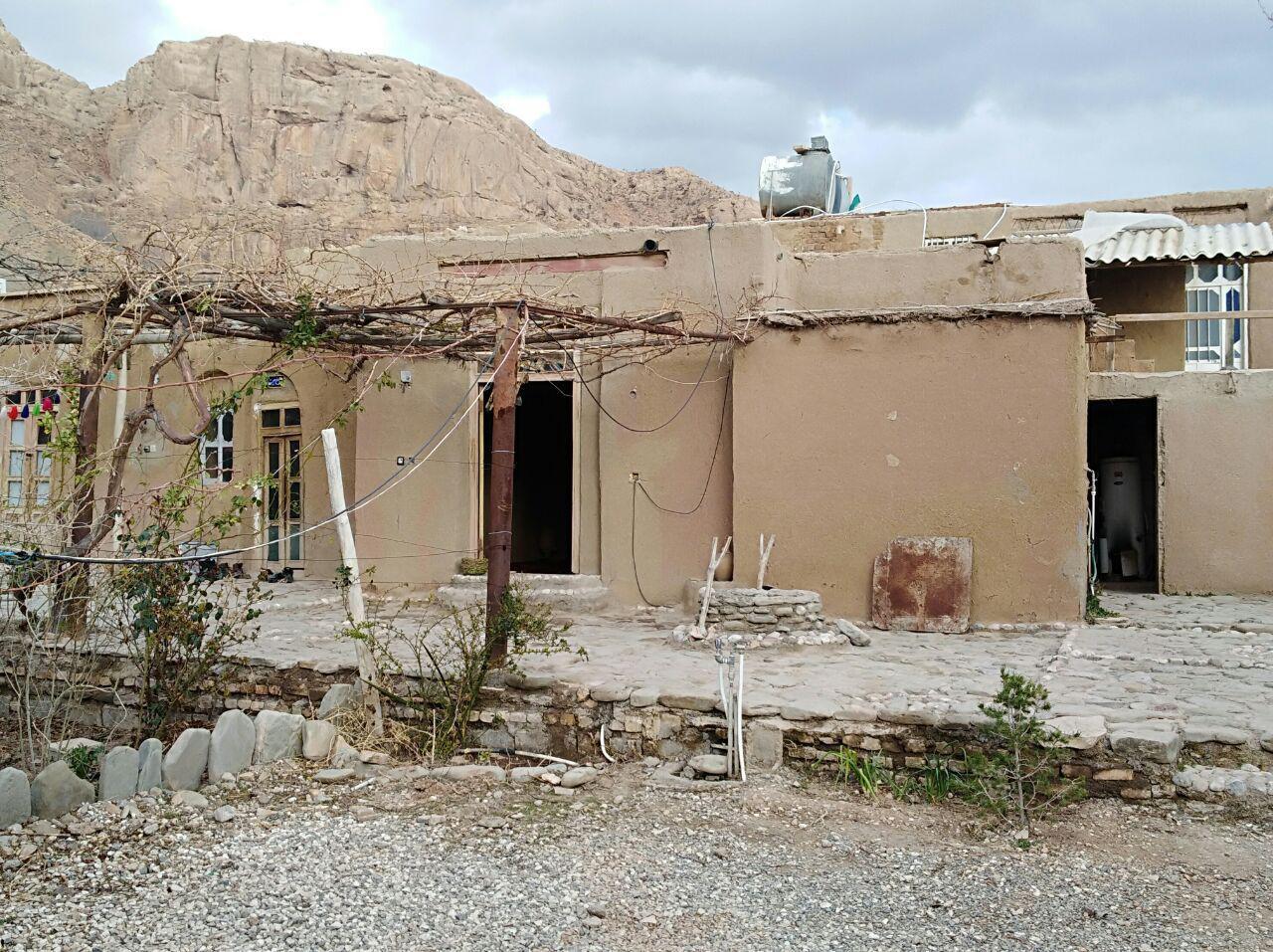 بوم گردی نیریز