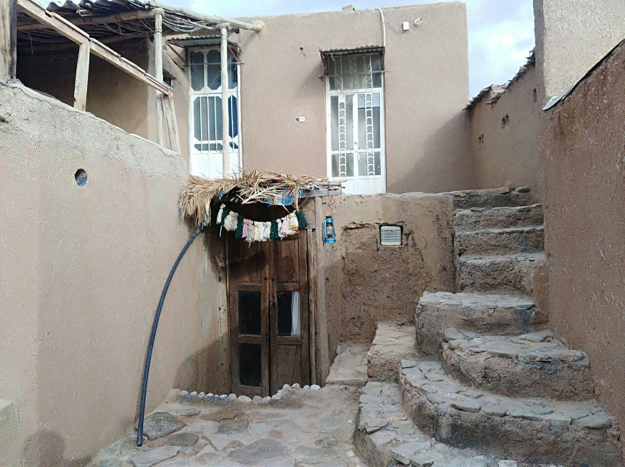 بوم گردی نیریز