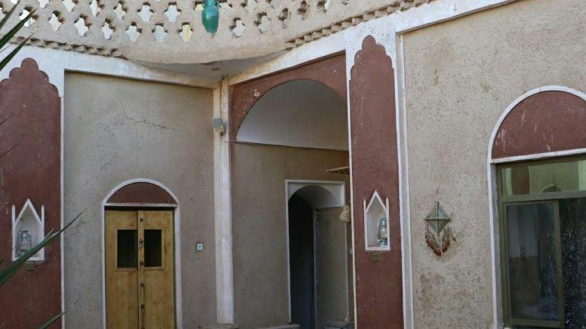 اقامتگاه بوم گردی نگارین خور