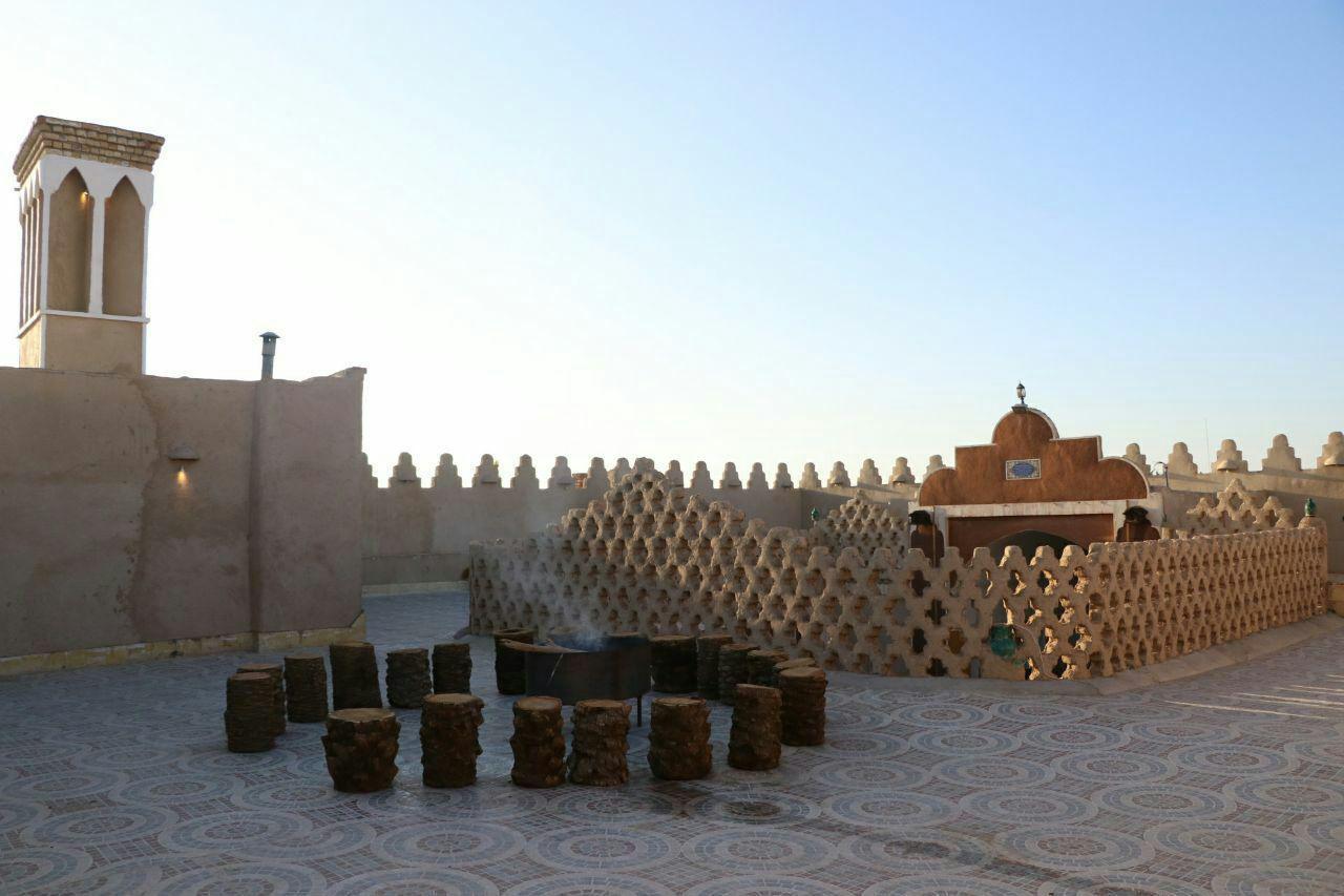 اقامتگاه بوم گردی نگارین خور