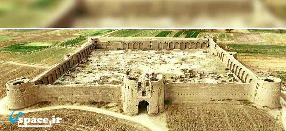 اقامتگاه بوم گردی نرگس داورزن