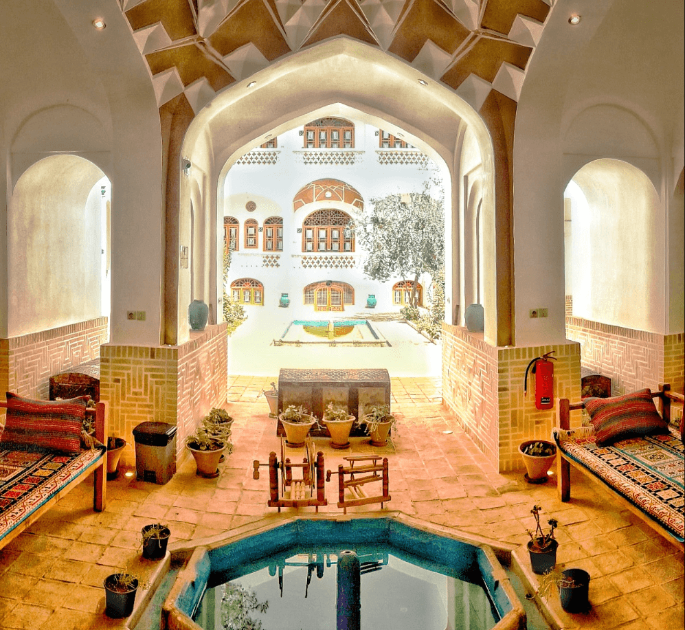 هتل سنتی خانه اطلسی در کاشان