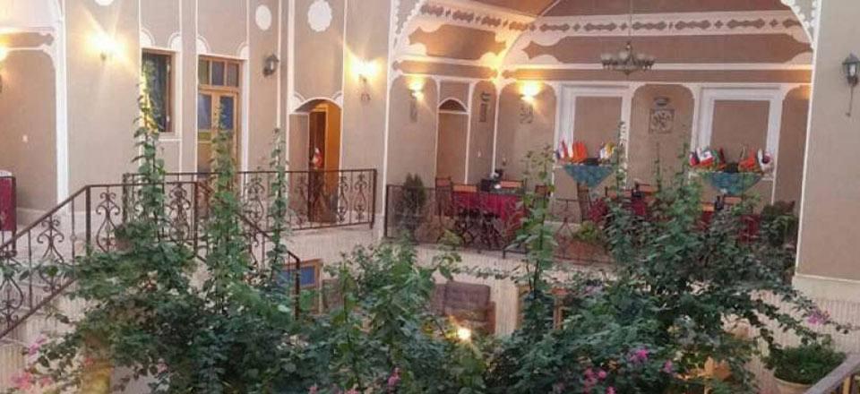 بوم گردی سرای کهن یزد