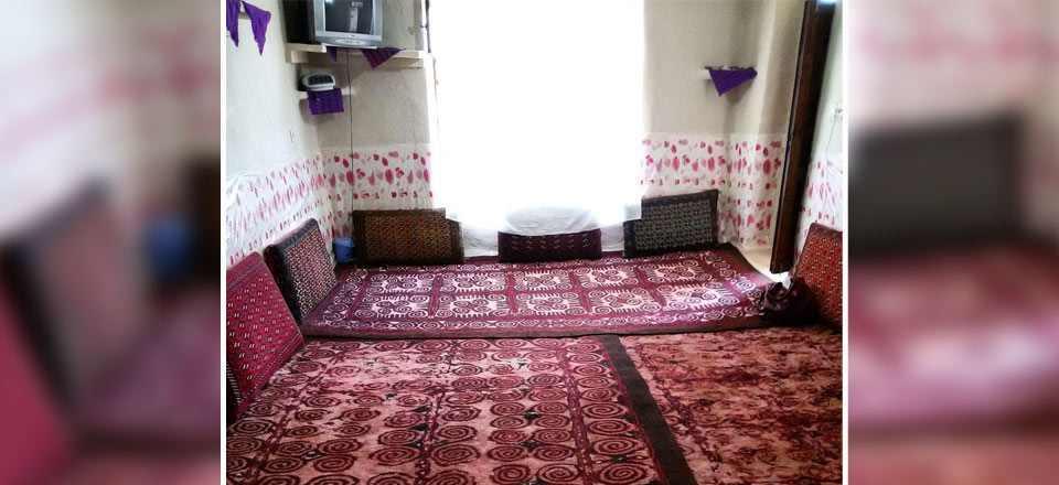 بوم گردی کلبه قزلباش مینودشت