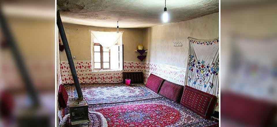 بوم گردی کلبه قزلباش مینودشت