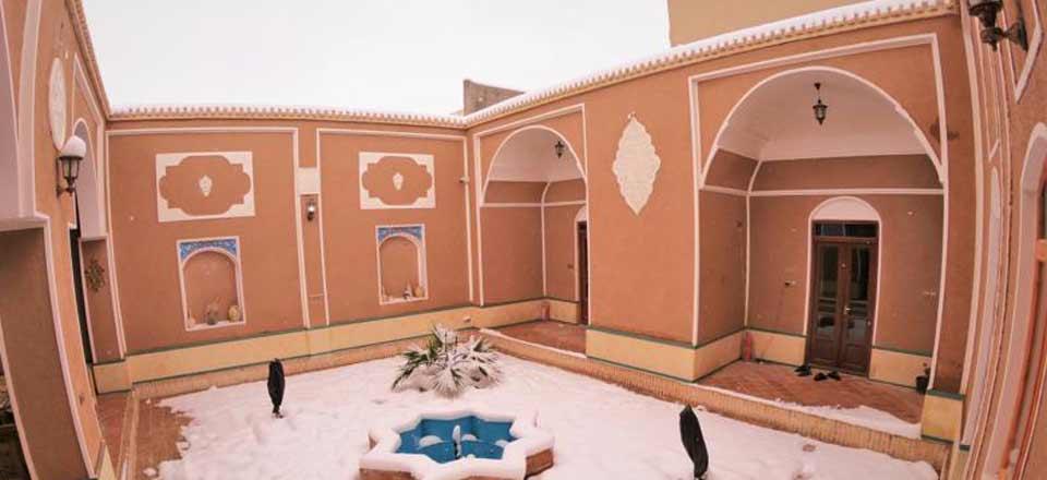 بوم گردی نگار در ورزنه