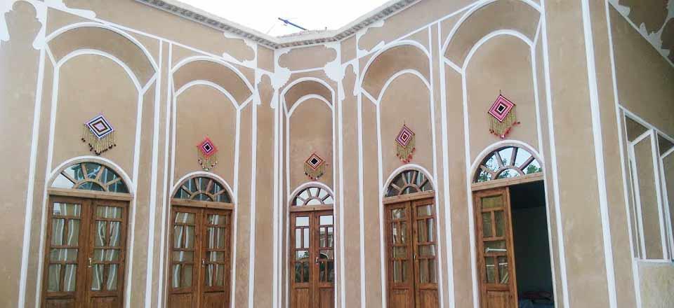بوم گردی سرای جهانگرد در مهریز