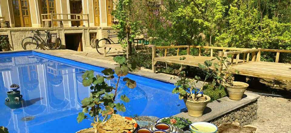بوم گردی سرای جهانگرد در مهریز