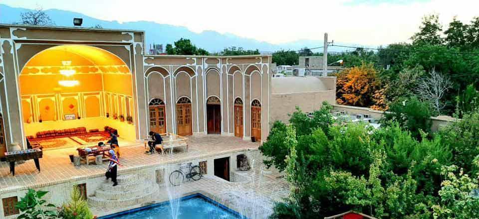 بوم گردی سرای جهانگرد در مهریز