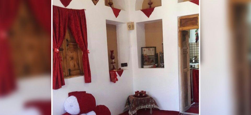 بوم گردی سرای صالح در برزک
