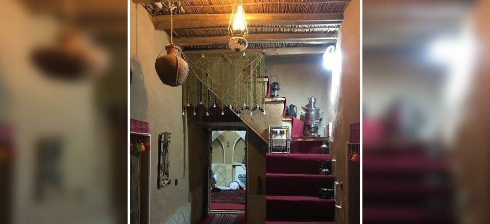 بوم گردی سرای صالح در برزک