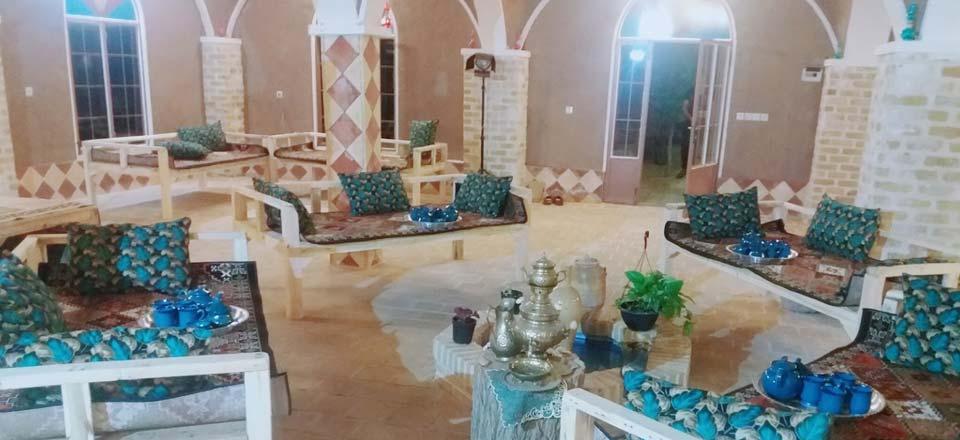 بوم‌گردی ستاره کویر ابوزیدآباد