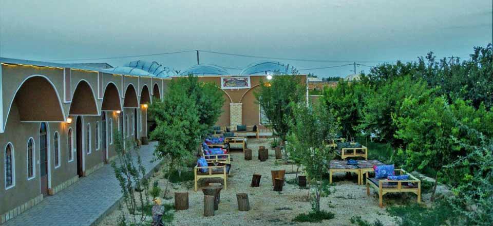 بوم‌گردی ستاره کویر ابوزیدآباد