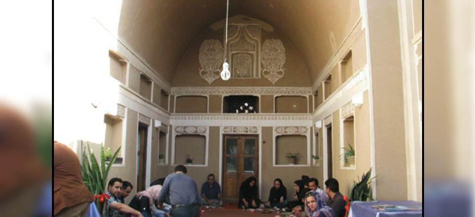 بوم گردی سالار در ابرکوه