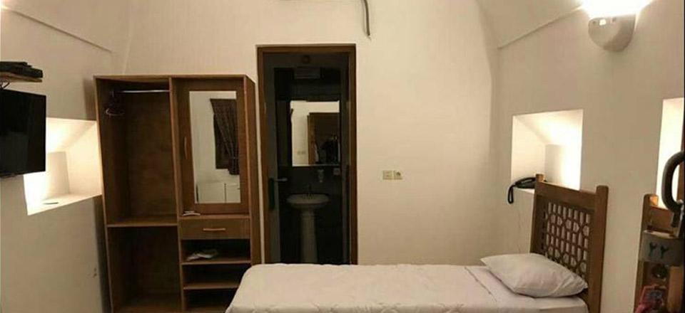 هتل سنتی قلعه وزیر میبد