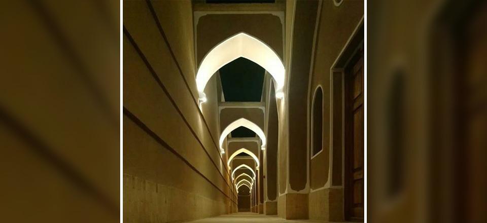 هتل سنتی قلعه وزیر میبد