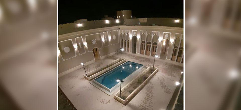 هتل سنتی قلعه وزیر میبد