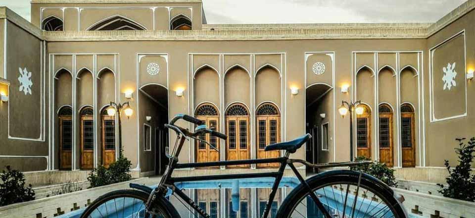 هتل سنتی قلعه وزیر میبد
