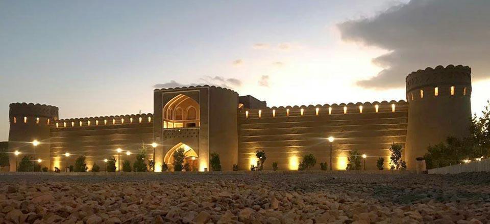هتل سنتی قلعه وزیر میبد