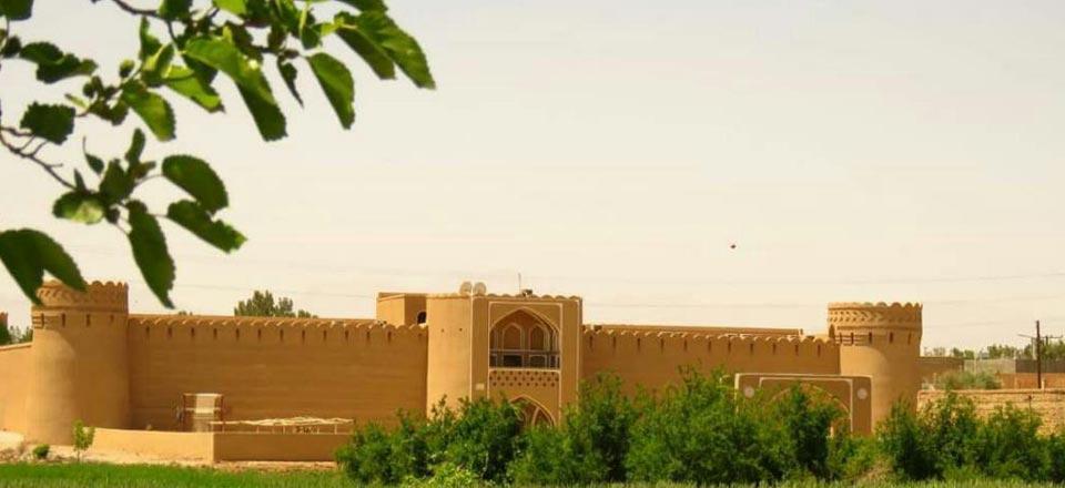 هتل سنتی قلعه وزیر میبد