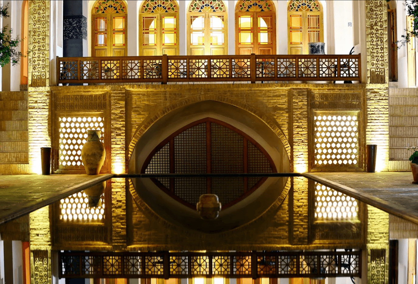 هتل سنتی خانه منوچهری کاشان