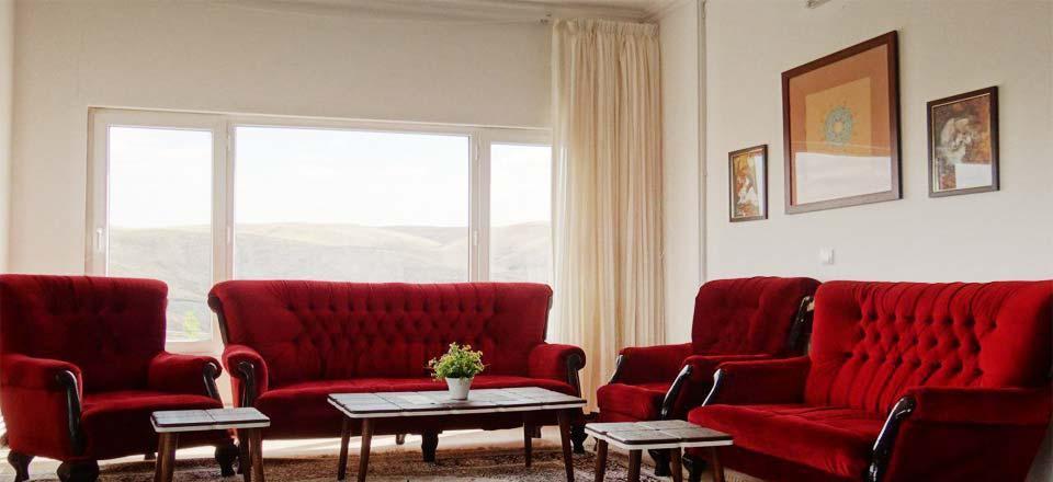 اقامتگاه خانه رنگی در طرقبه
