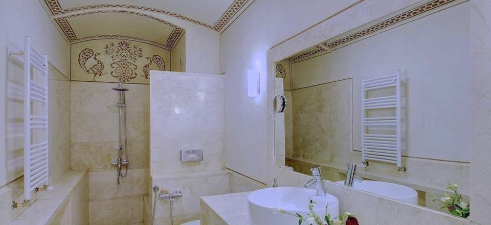 هتل سنتی خانه منوچهری کاشان