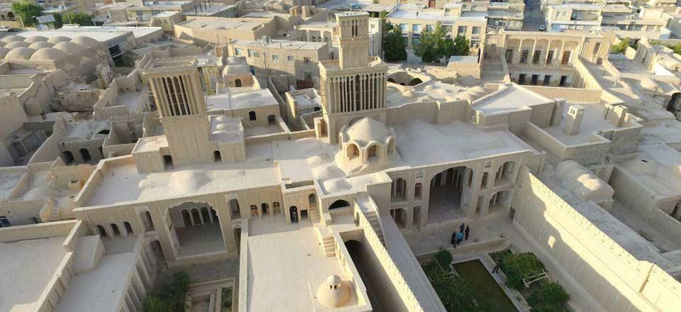 هتل سنتی خانه آقازاده در ابرکوه