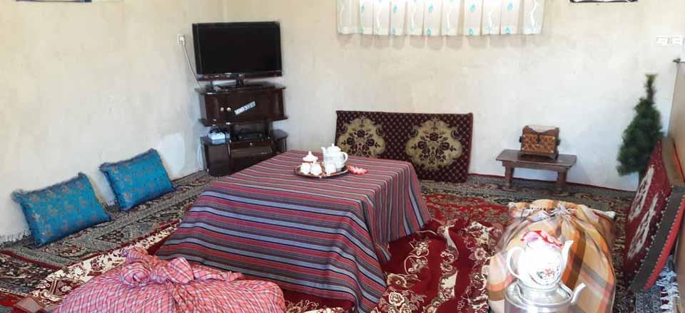 اقامتگاه بوم گردی شیز در تکاب