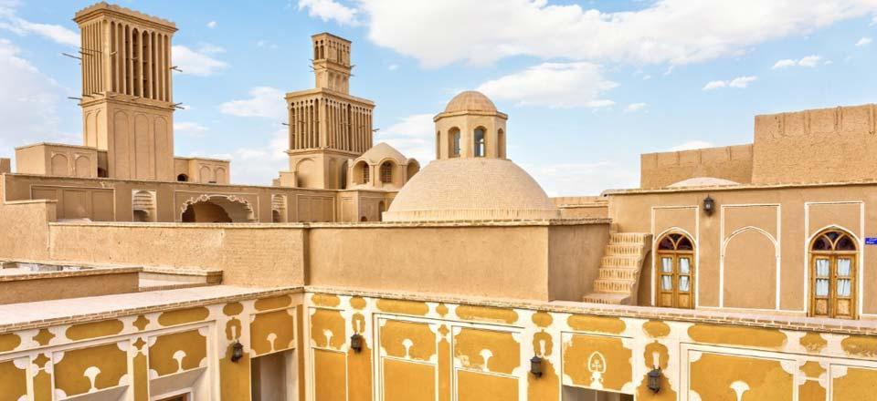 هتل سنتی خانه آقازاده در ابرکوه