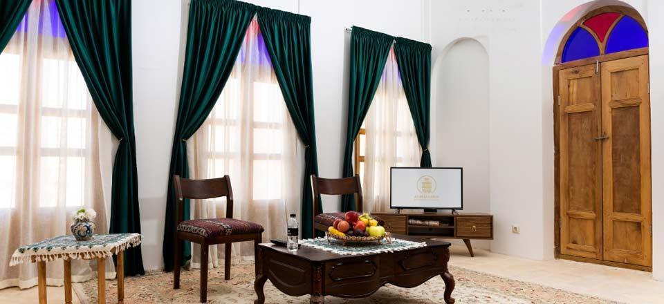 هتل سنتی خانه آقازاده در ابرکوه