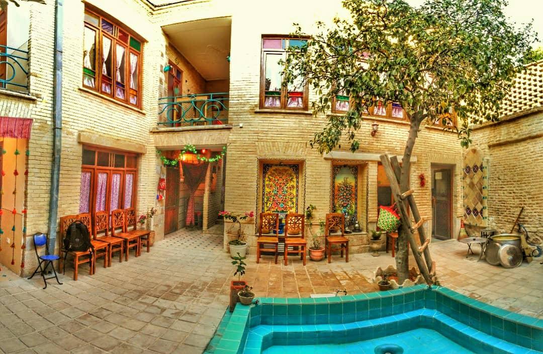 بوم گردی ماه سلطان در شیراز
