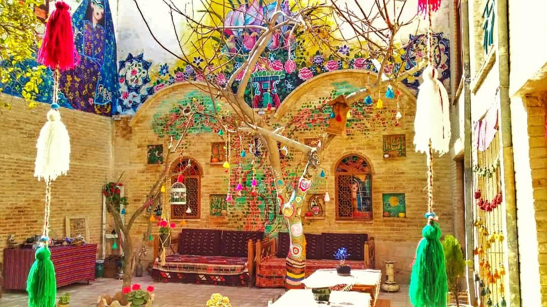 بوم گردی ماه سلطان در شیراز
