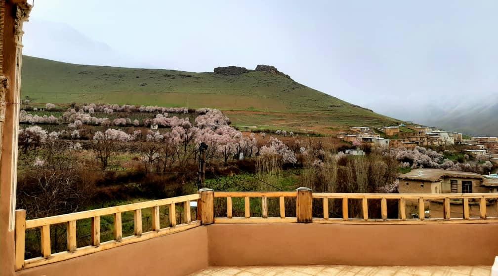 اقامتگاه بوم گردی زران در صحنه