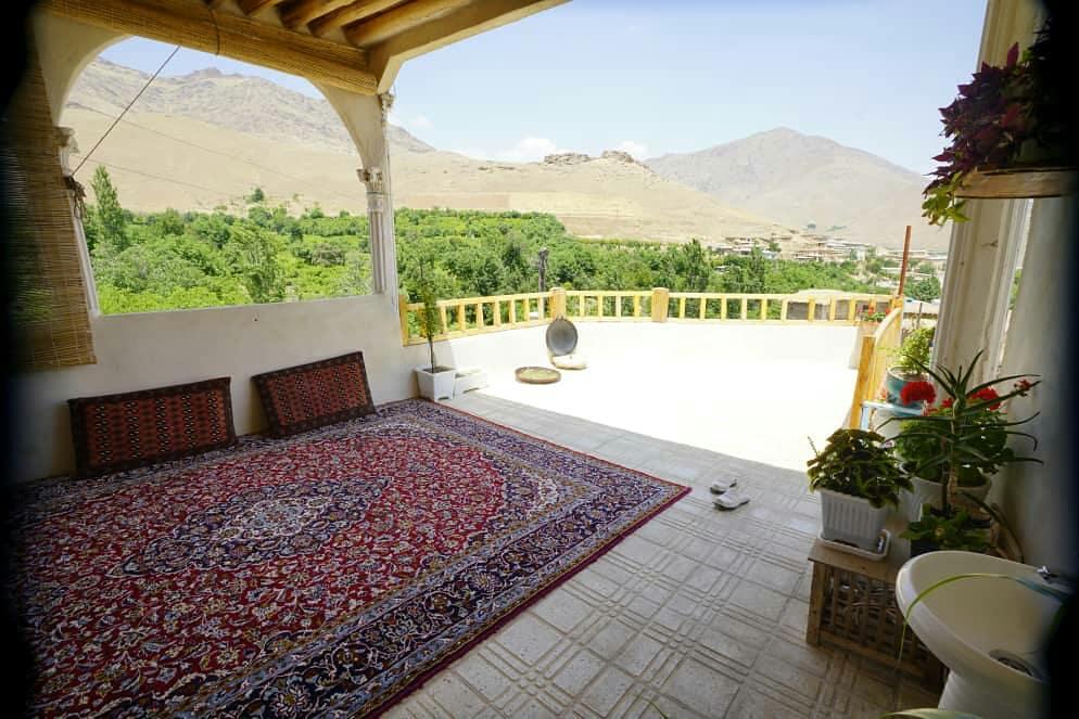 اقامتگاه بوم گردی زران در صحنه