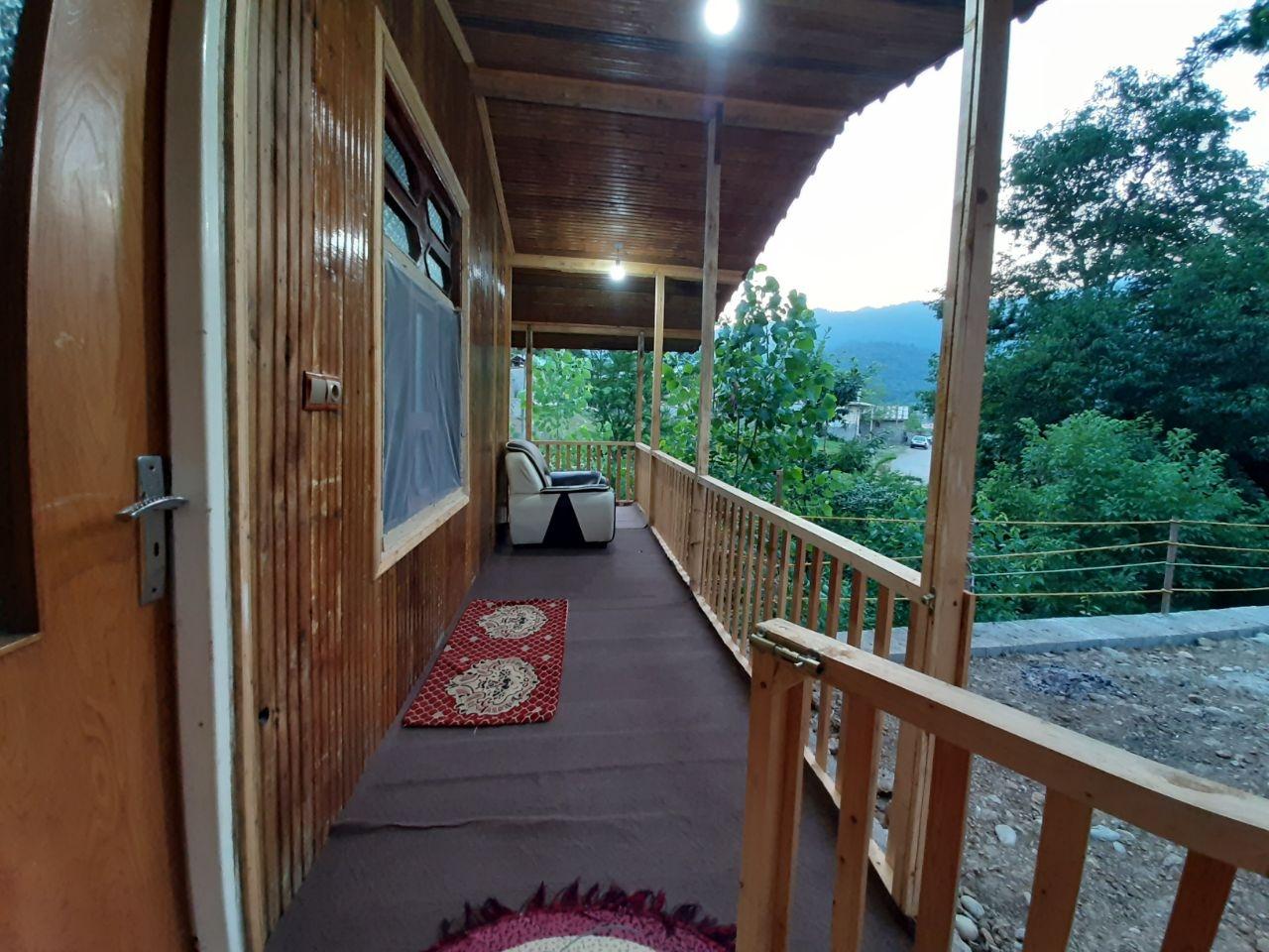  کلبه چوبی جنگلی کتیبه 3