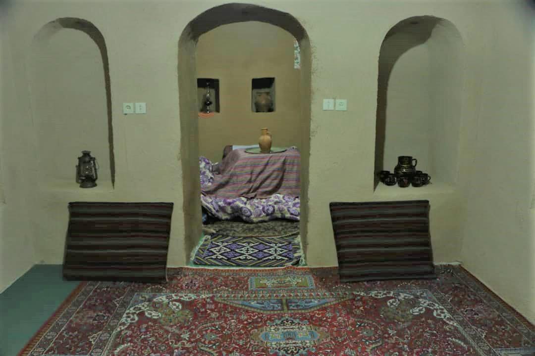 اجاره خانه سنتی آناده در الموت